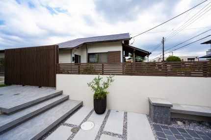 目隠し壁とフェンス