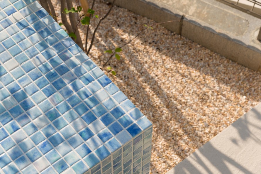 東京都多摩市 リガーデン モザイクタイルが美しいテラス