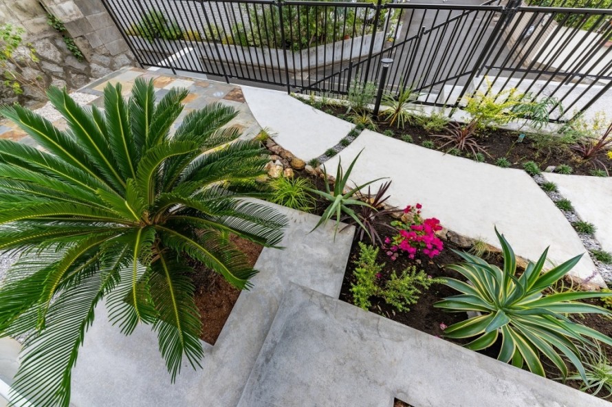 東京都多摩市 新築外構 個性豊かな植物が映えるエクステリア&ガーデン