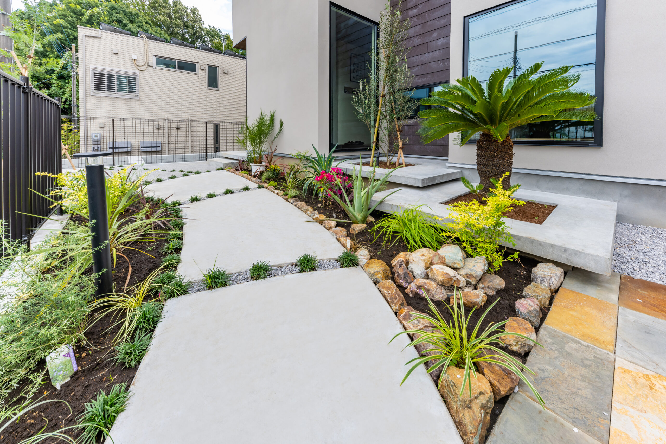 【受賞作品】個性豊かな植物が映えるエクステリア＆ガーデン