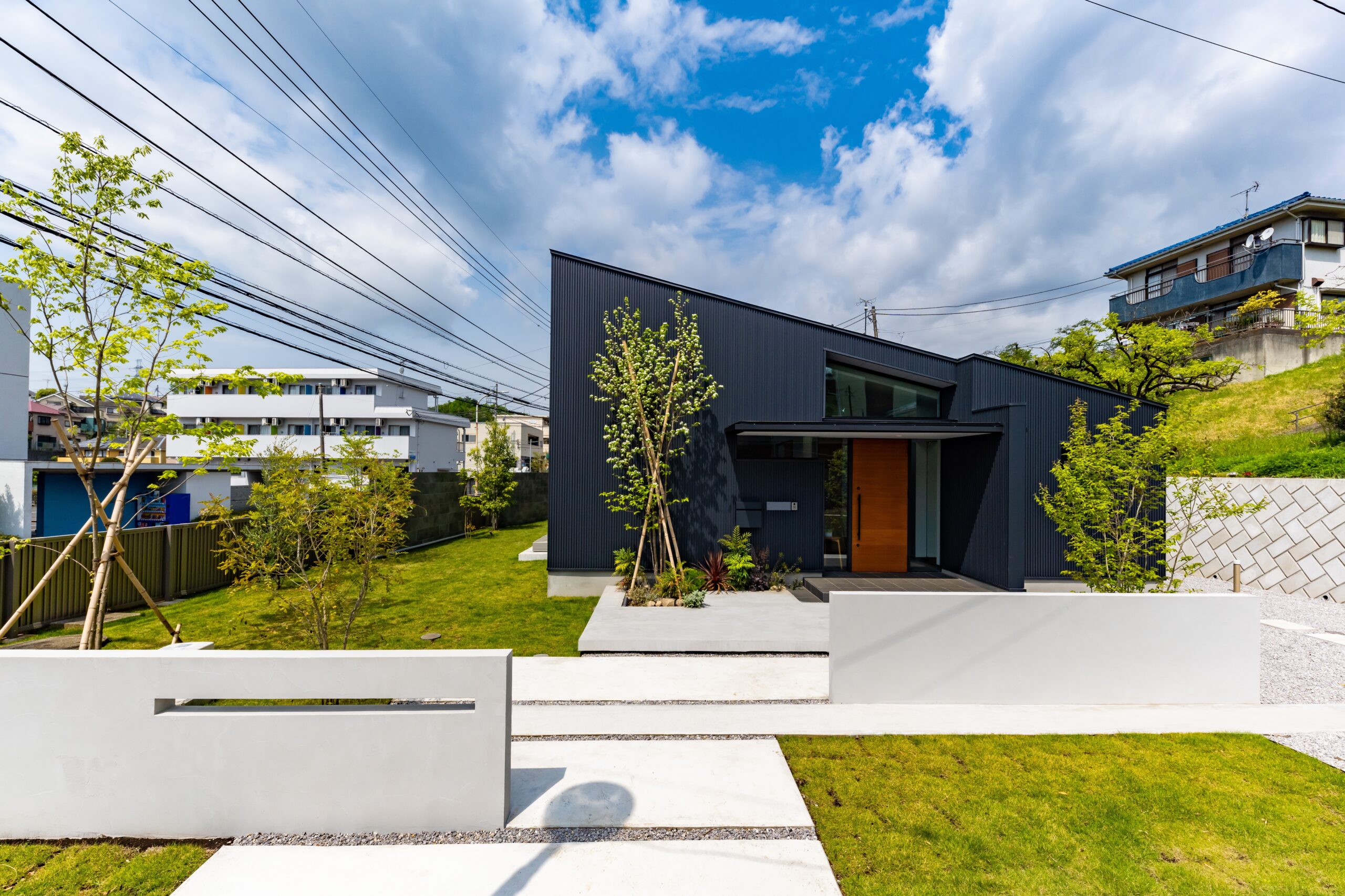 シンプル＆シャープ美しい建築フォルムを際立たせる設計