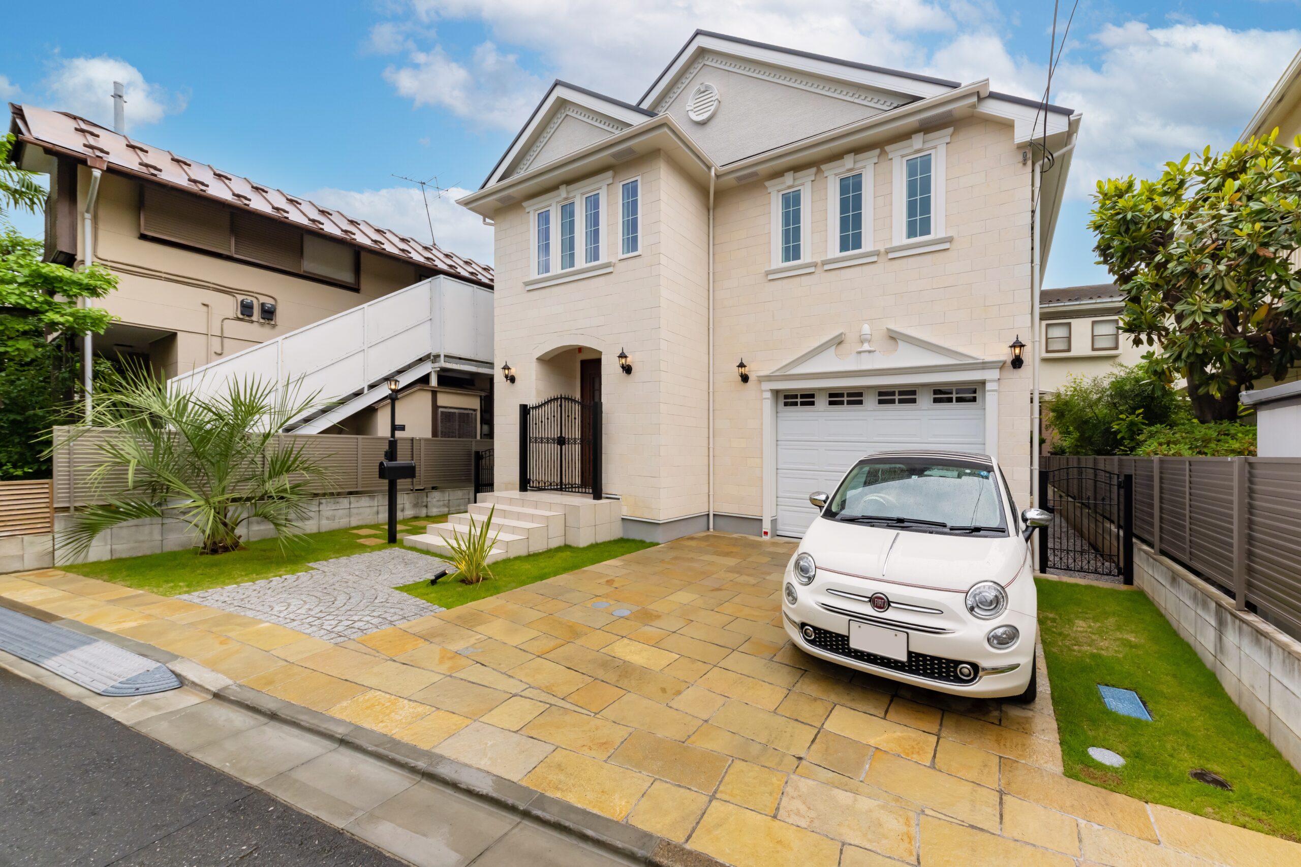 地中海スタイルの新築エクステリア