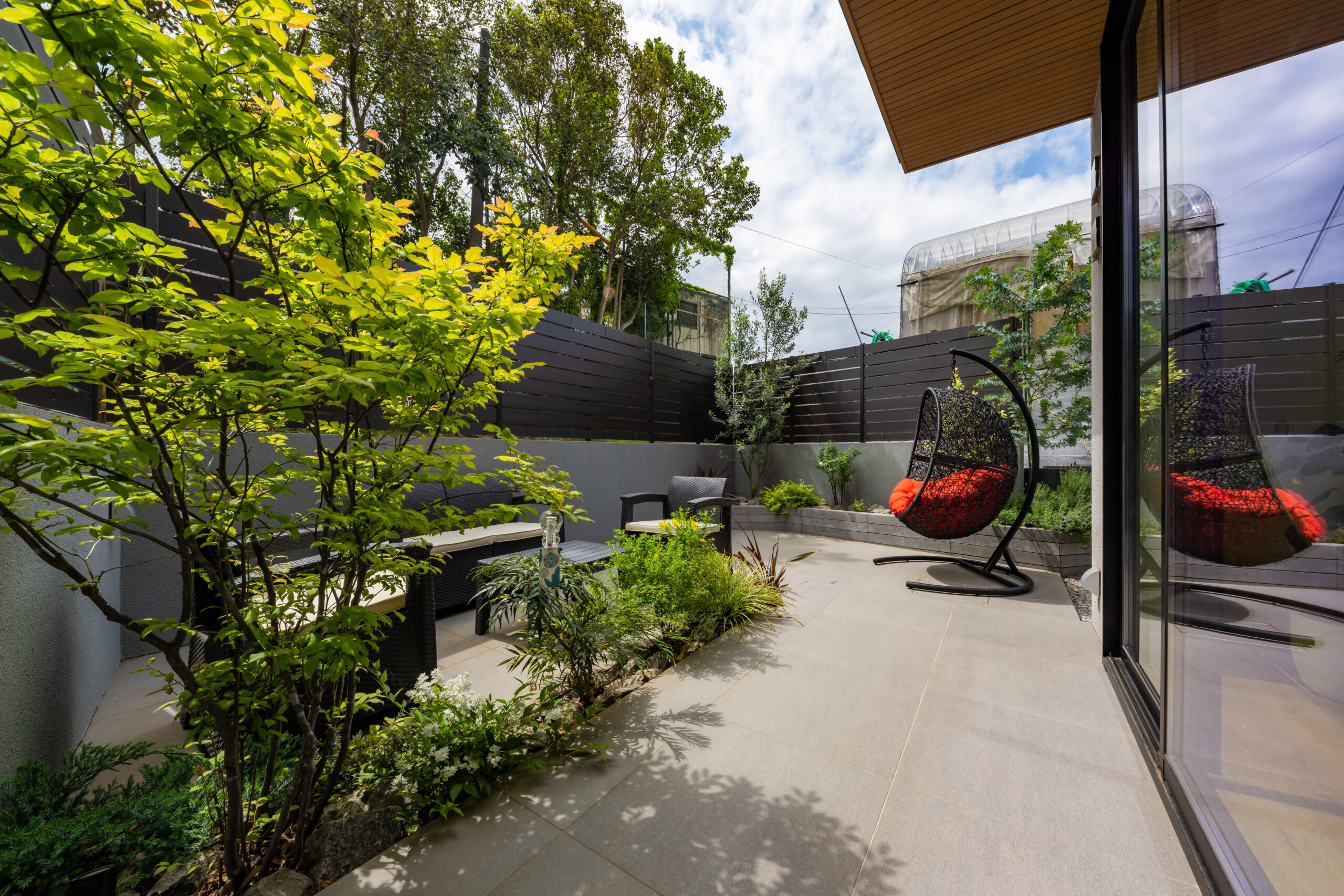 プライベートテラスのあるお庭