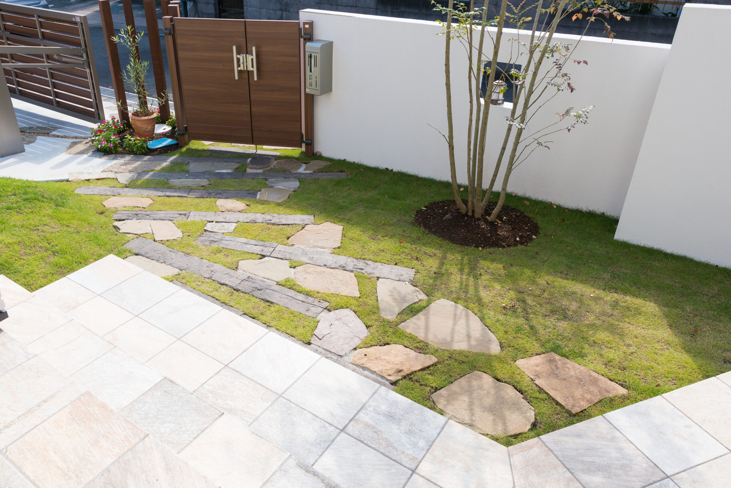 自然さを大切にしたナチュラルクローズ外構