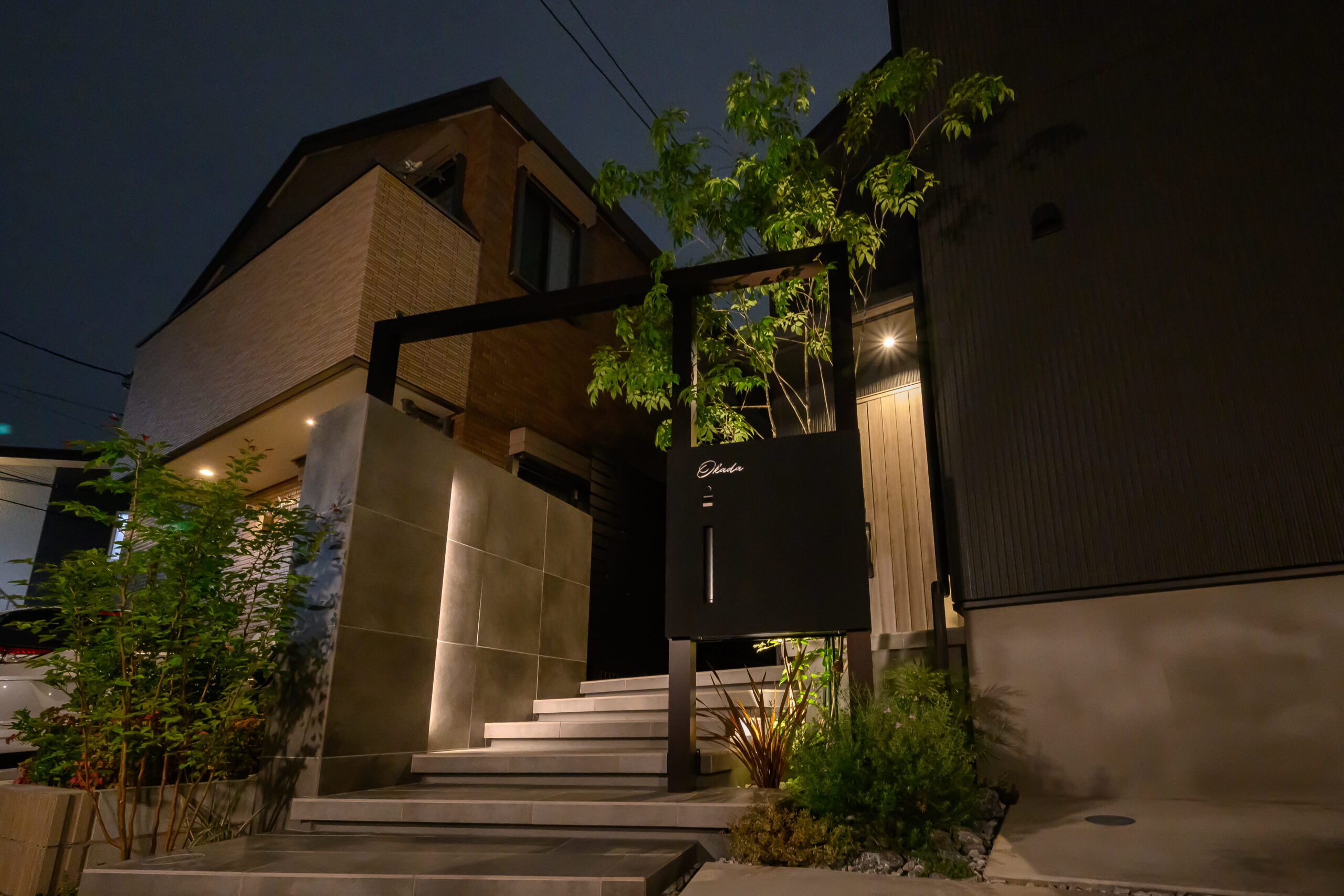 東京都杉並区　高級感とプライバシーを両立させたモダンデザイン